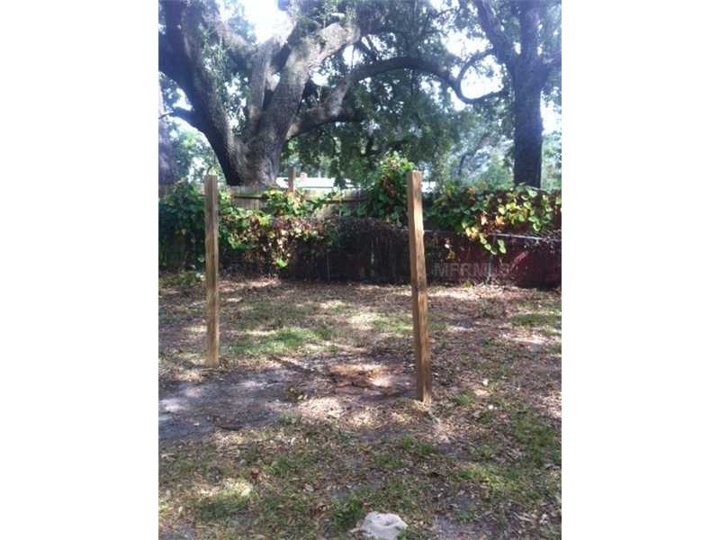 Property Photo: 105 Leonard Court FL 32811