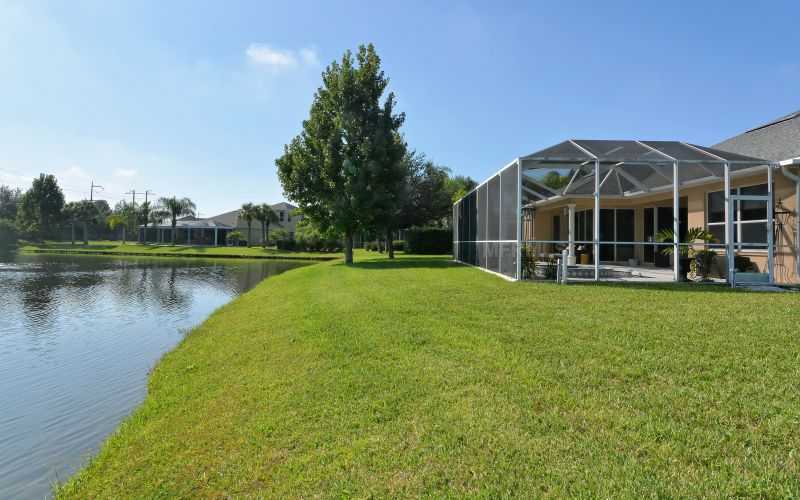 Property Photo: 7511 Harleston Court FL 34201