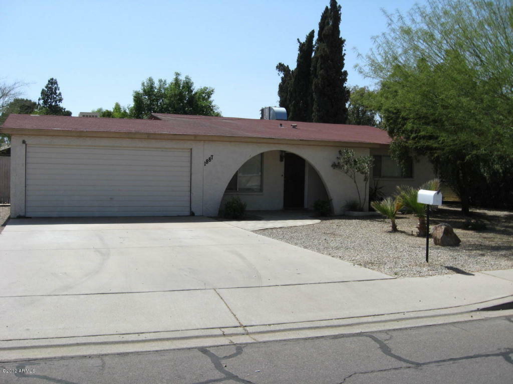 Property Photo:  1887 E Watson Drive  AZ 85283 