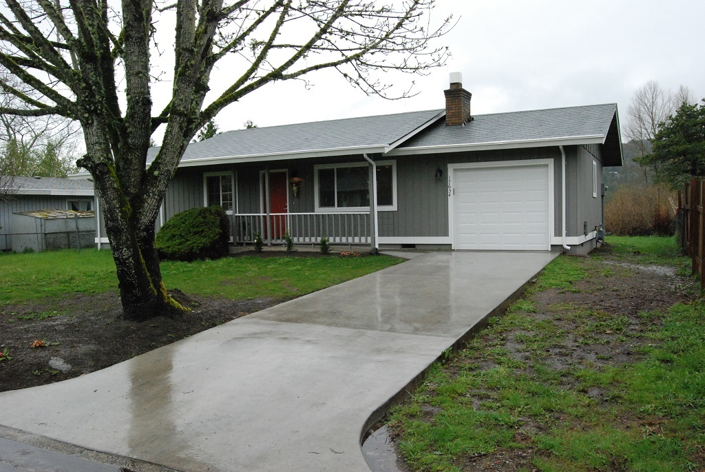 Property Photo: 17634 SE 121st Place WA 98059