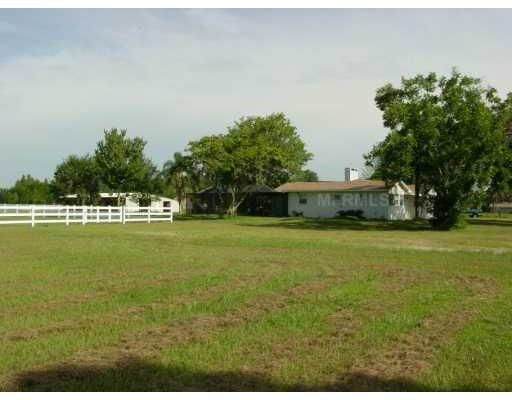 Property Photo: 17110 Tobacco Road FL 33558