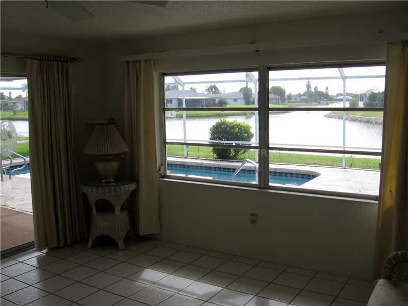 Property Photo:  986 N Gondola Drive  FL 34293 