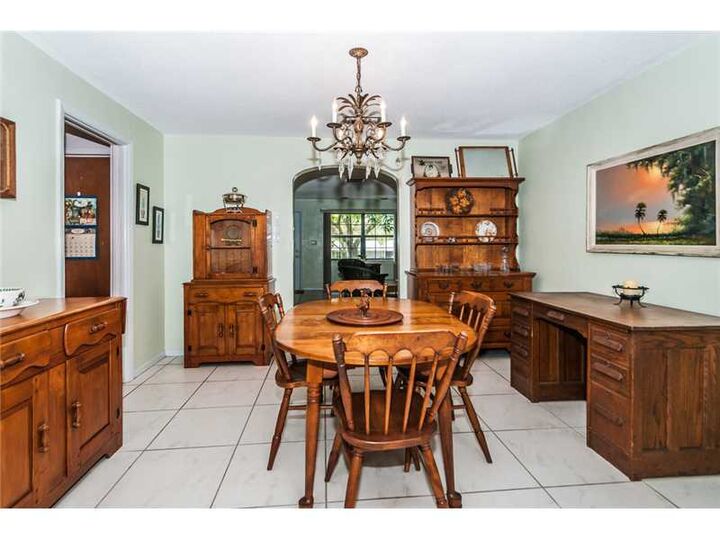 Property Photo: 709 Sparrow Avenue FL 34683