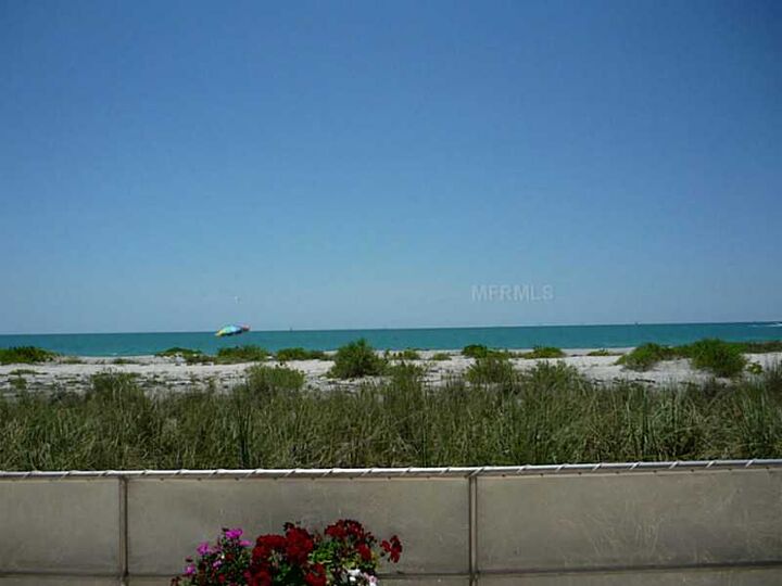 Property Photo:  555 The Esplanade N 102  FL 34285 