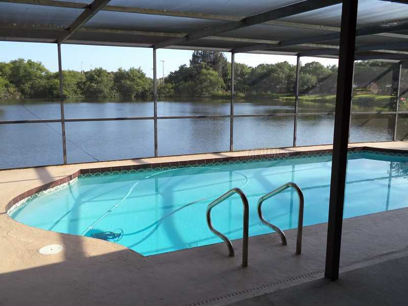 Property Photo:  1220 Georgetowne Court  FL 34232 