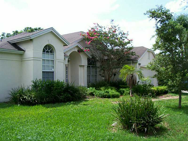 Property Photo:  213 Via Del Sol Drive  FL 33896 