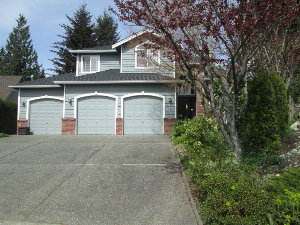 Property Photo: 15220 14th Dr SE WA 98012