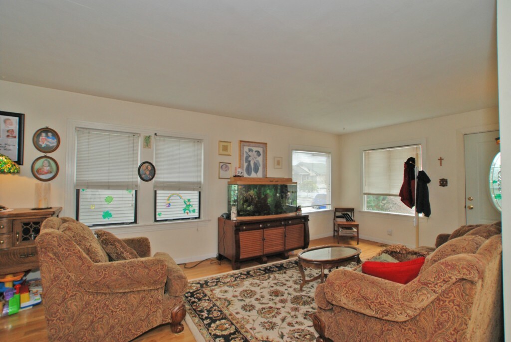 Property Photo: 111 F St SE WA 98002