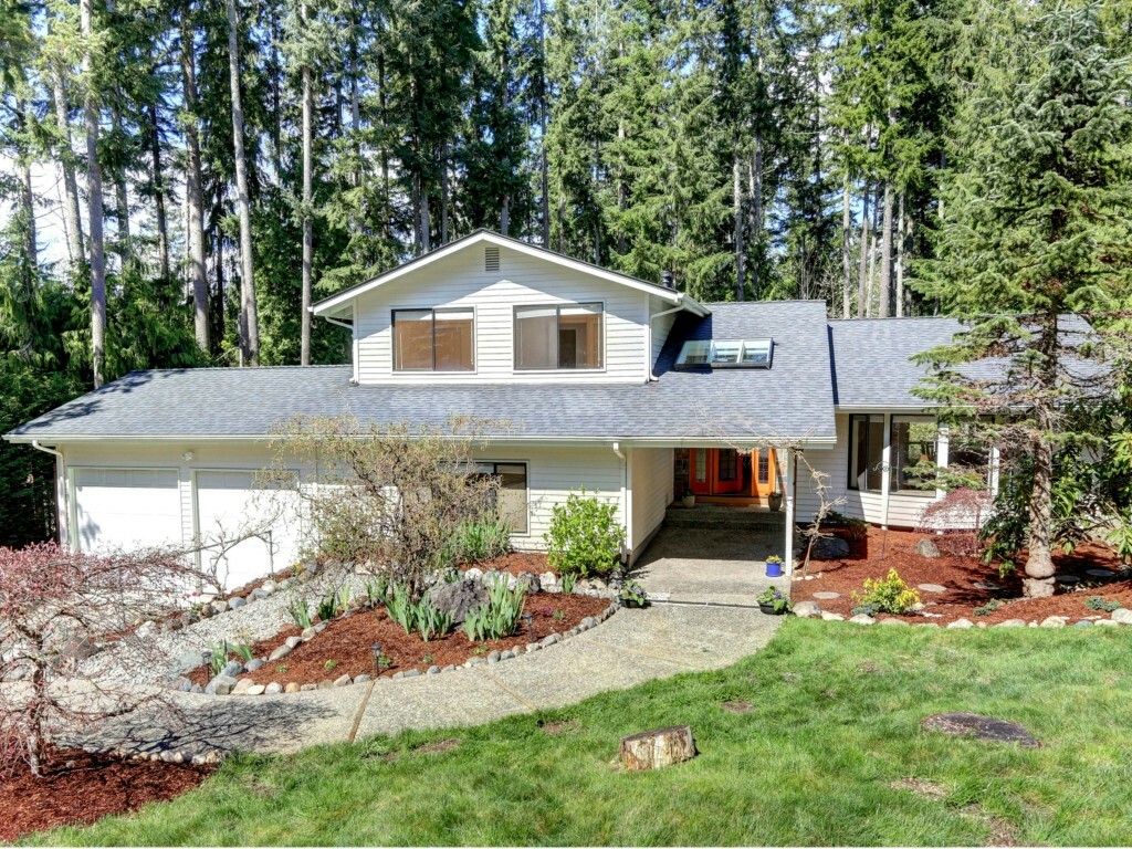 Property Photo:  21600 SE 16 Place  WA 98075 