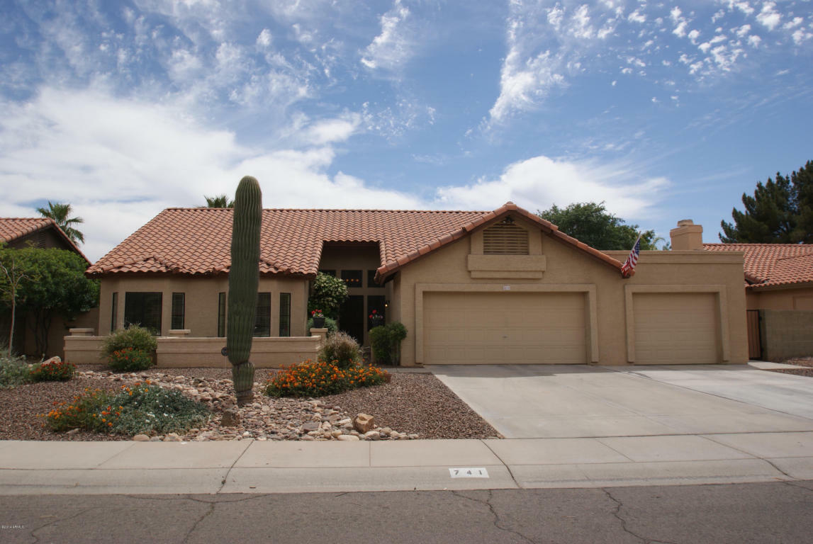 Property Photo:  741 E Comstock Street  AZ 85296 