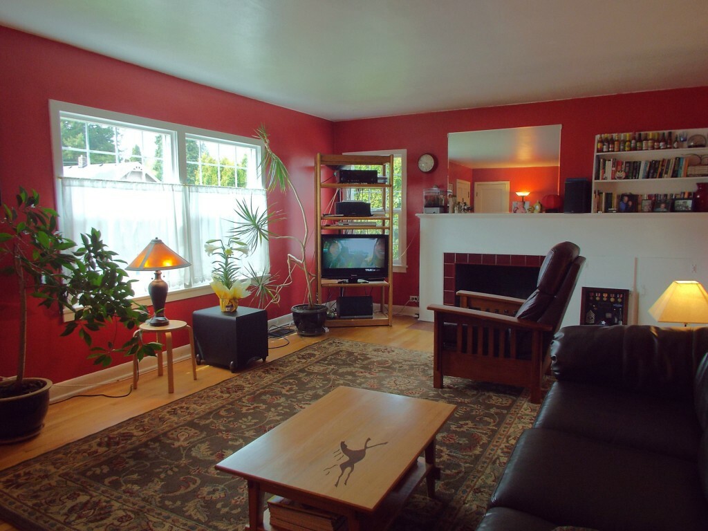 Property Photo: 4319 Terrace Dr WA 98203