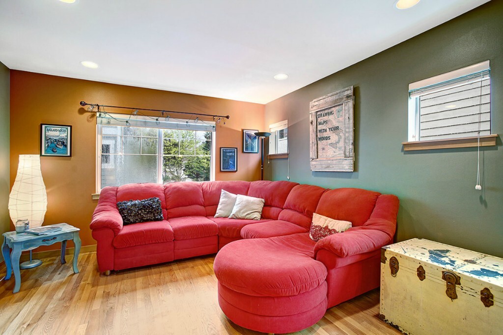 Property Photo: 116 N 104th St A WA 98133