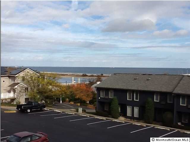 Property Photo:  8 Hillside Court  NJ 07732 