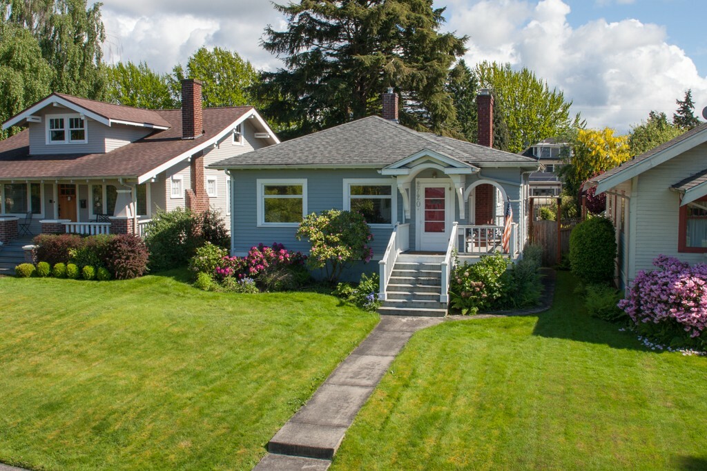 Property Photo:  2720 Sunset Dr  WA 98225 