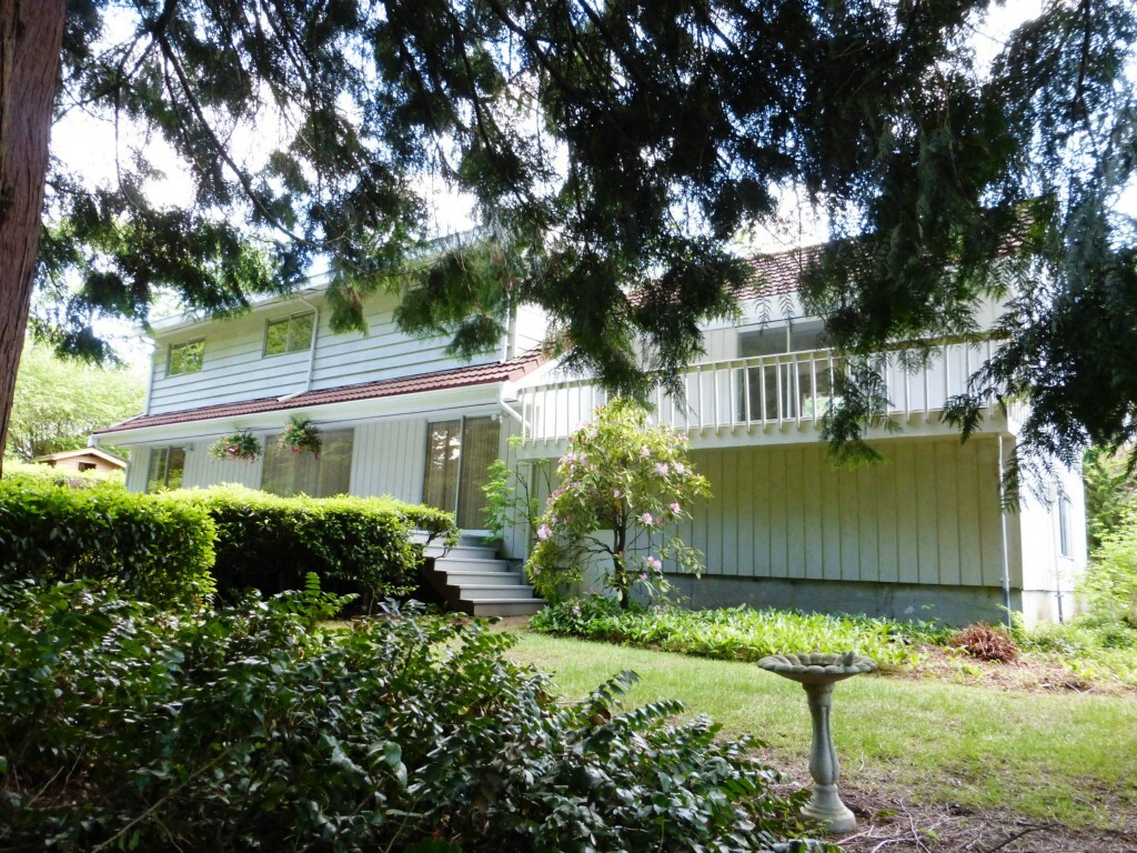 Property Photo: 3200 102nd Ave NE WA 98004
