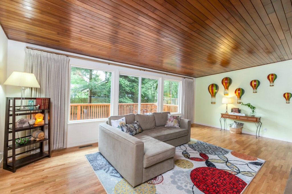 Property Photo: 18528 32nd Place NE WA 98155