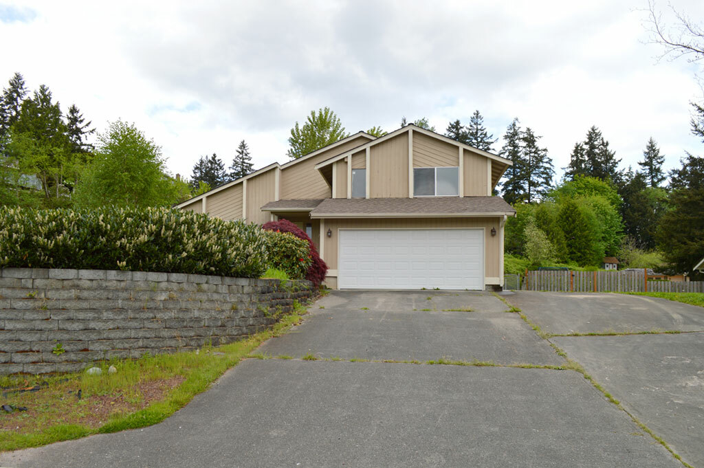 Property Photo:  7411 131st St Ct E  WA 98373 