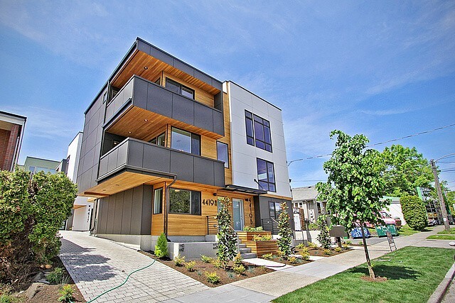 Property Photo:  4419A Corliss Ave N  WA 98103 