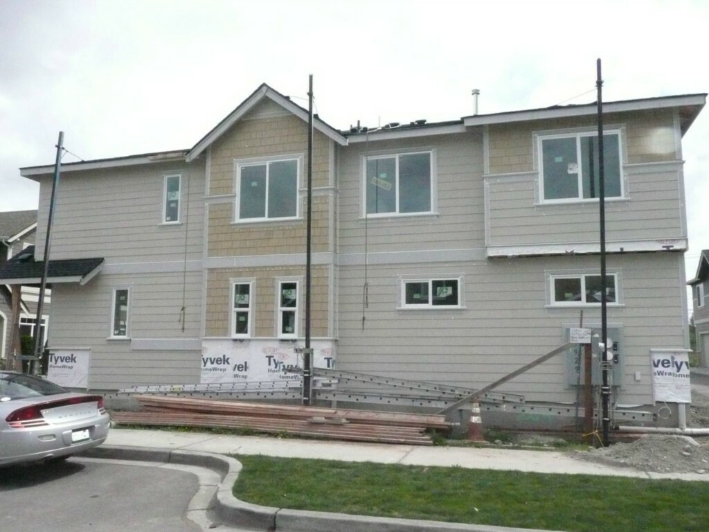 Property Photo:  13929 34th Drive SE A L-204  WA 98012 