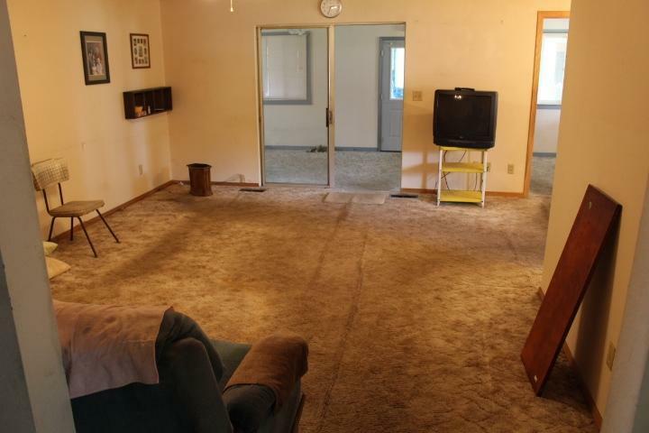 Property Photo: 1110 N Baker Ave WA 98802