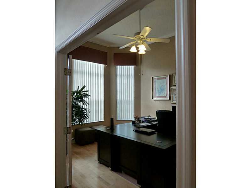 Property Photo:  9849 Nokay Drive  FL 32836 