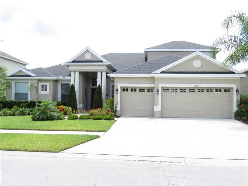 Property Photo: 12419 Belcroft Drive FL 33579