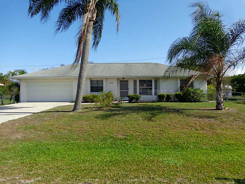 Property Photo:  1228 Jasper Street  FL 33952 