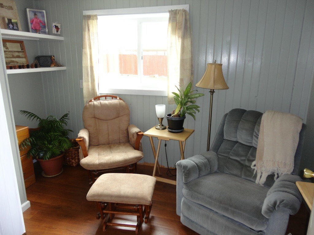 Property Photo: 212 W Maple St WA 98858