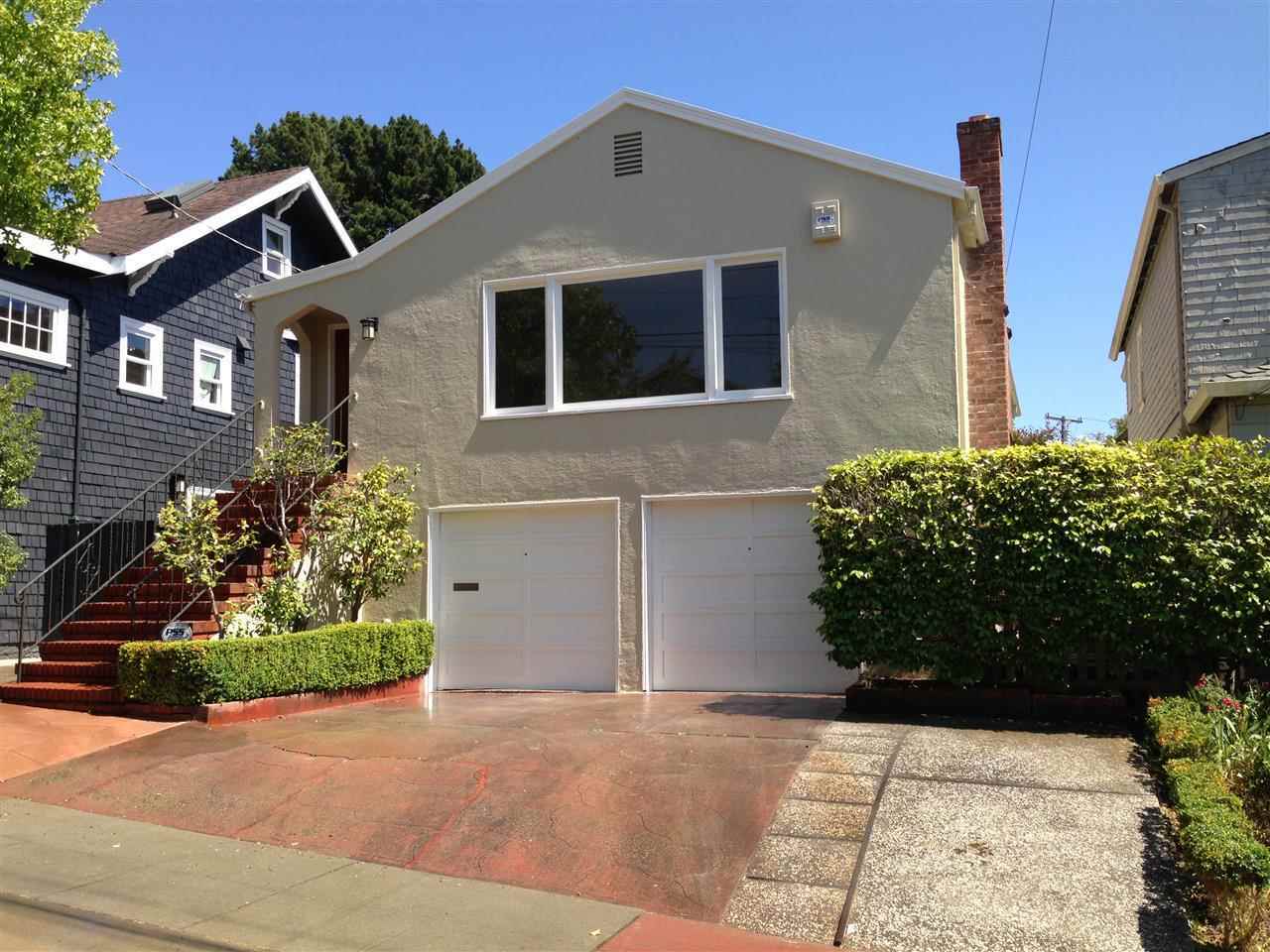 Property Photo:  126 Cambridge Way  CA 94611 