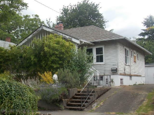 Property Photo:  4642 SE 43rd Ave  OR 97206 