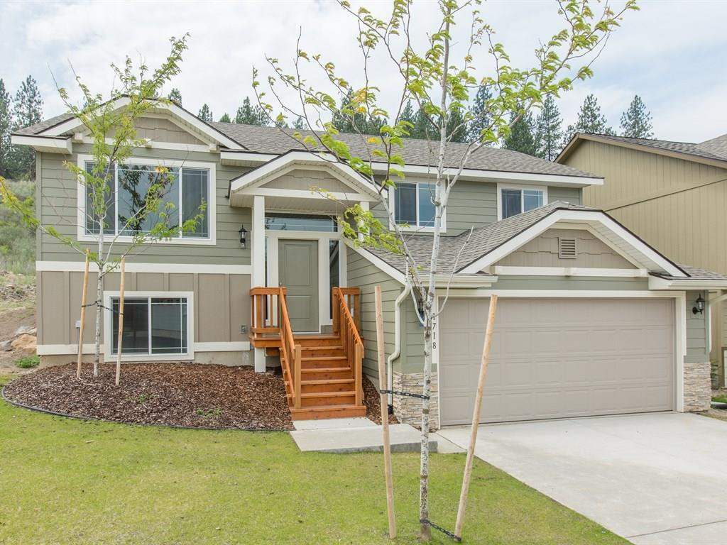 Property Photo: 1718 S Canyon Woods Ln WA 99224