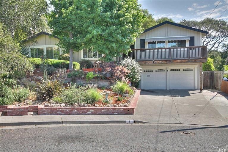 Property Photo: 5 Juniper Court CA 94952