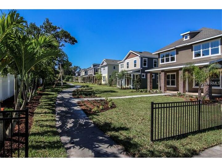 Property Photo:  722 34th Ave N  FL 33704 