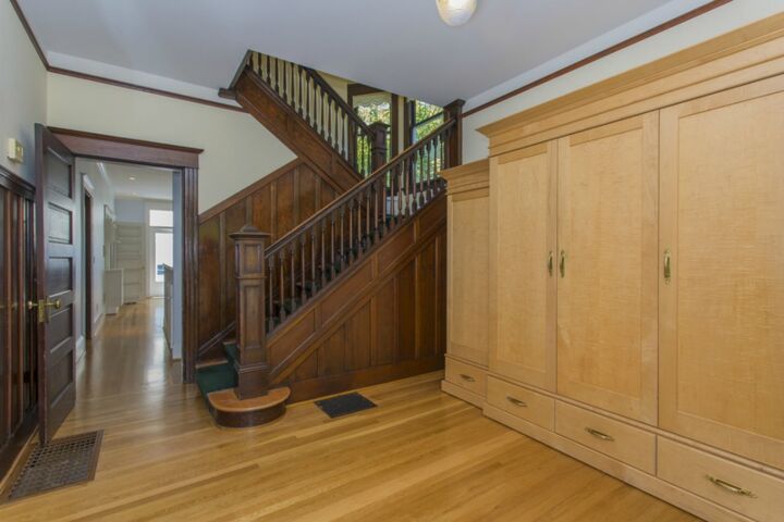 Property Photo:  1115 16th Avenue E  WA 98112 