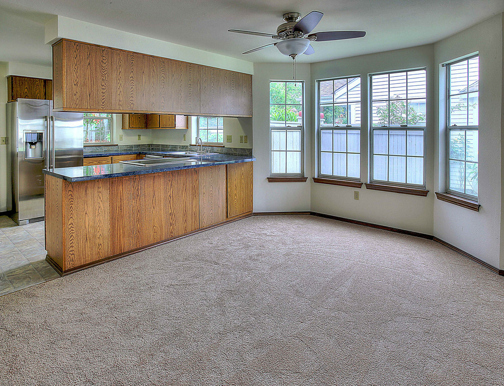 Property Photo: 5730 N 21st St 10 WA 98406