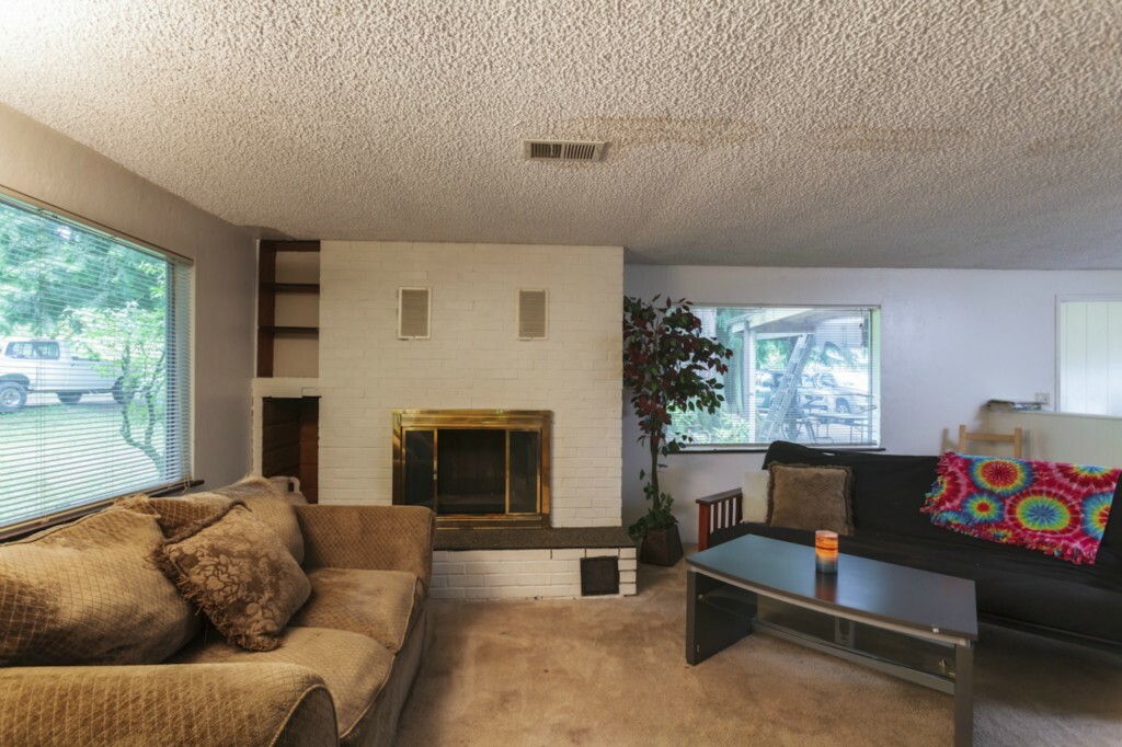 Property Photo: 1220 Lakeview St WA 98229