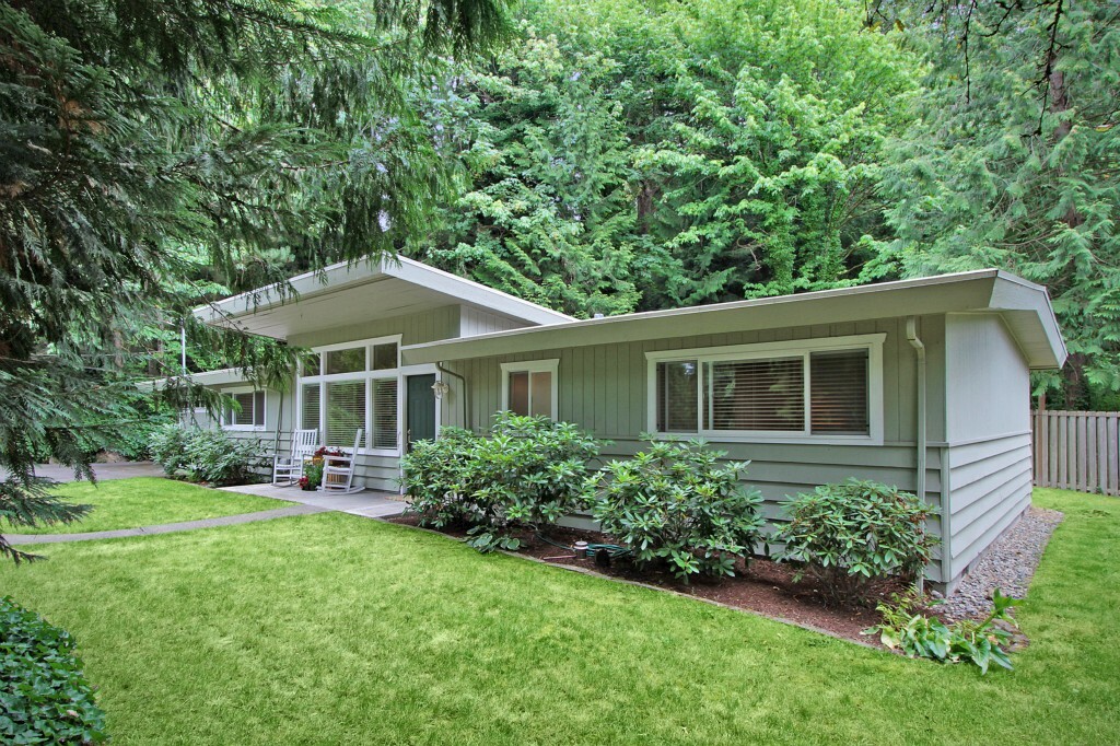 Property Photo:  10807 NE 26th St  WA 98004 