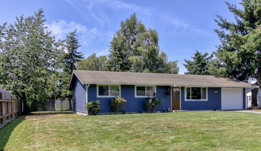 Property Photo:  1109 S 20th St  WA 98274 