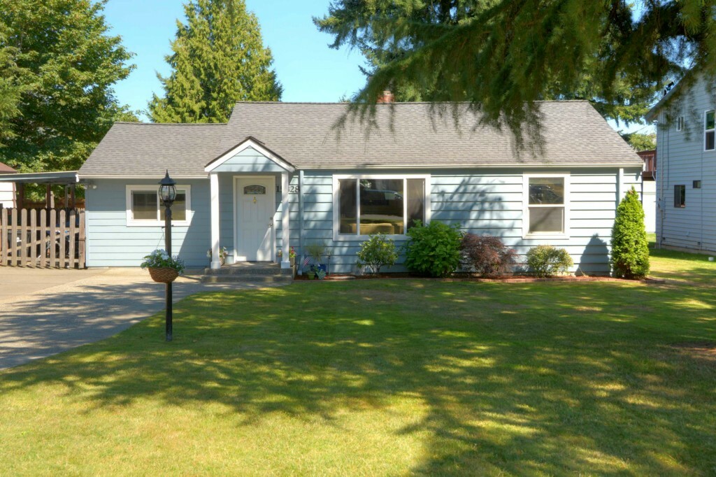 Property Photo:  15828 8th Ave NE  WA 98155 