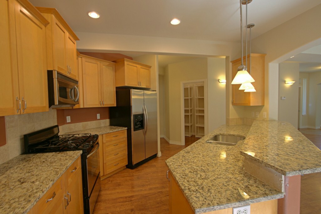 Property Photo: 1810 Lindsay Lp WA 98274