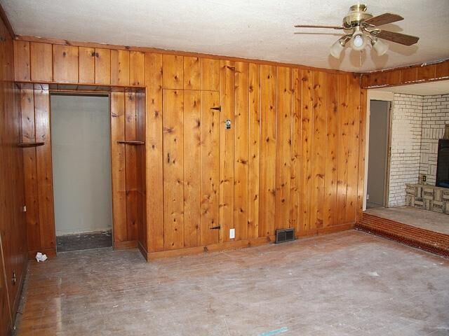 Property Photo: 129 Viewdale Ave WA 98801