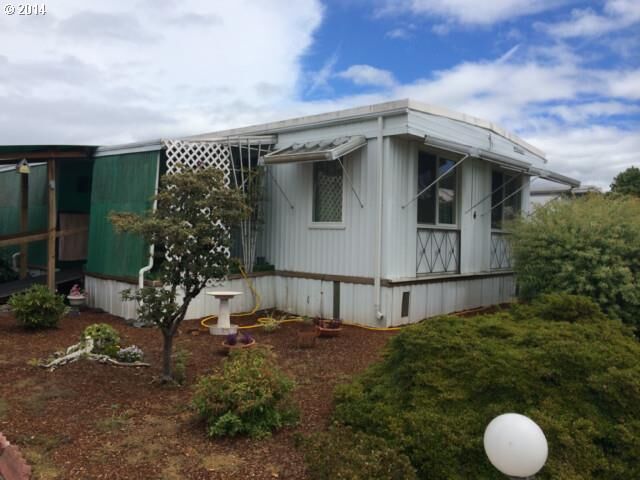 Property Photo: 2150 Laura St 6 OR 97477