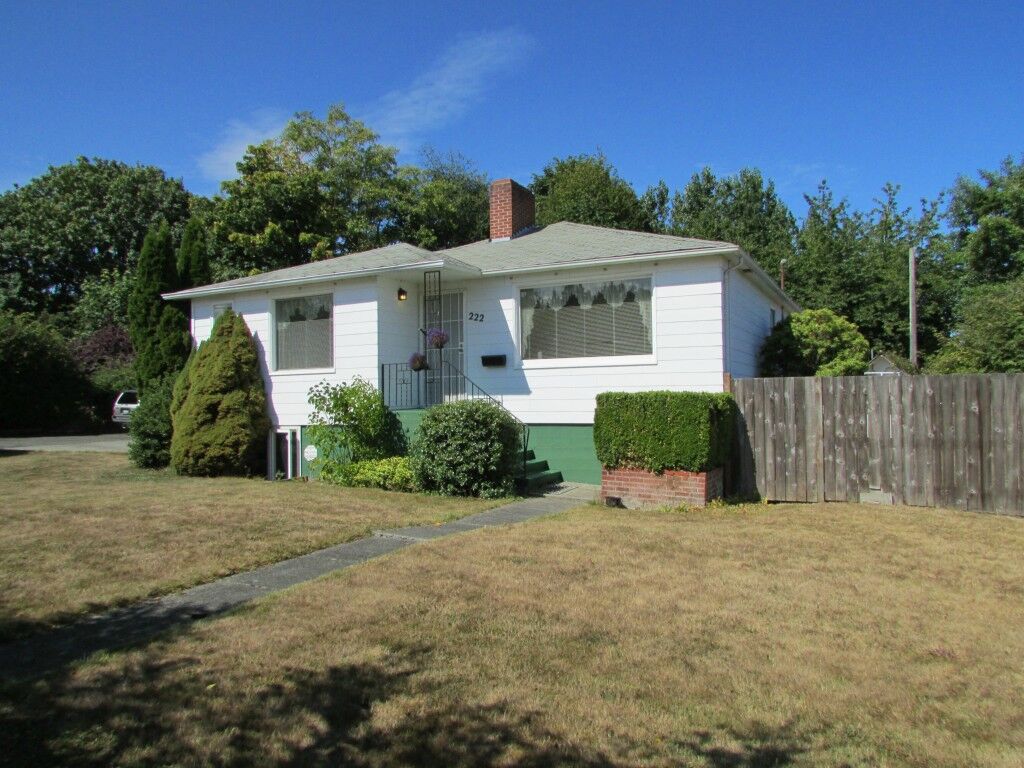 Property Photo: 222 S Vine St WA 98362