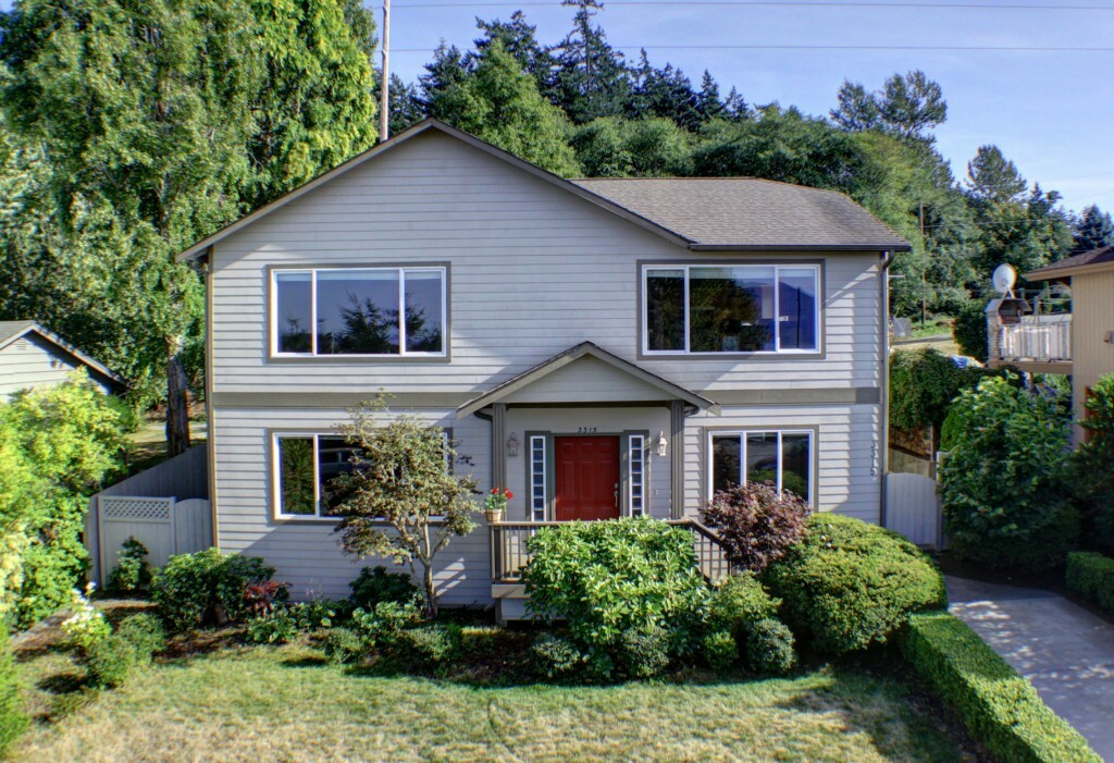 Property Photo:  3315 W 3rd St  WA 98221 