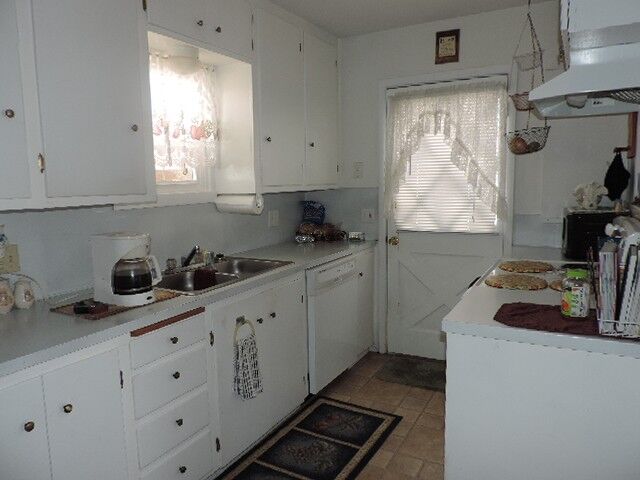 Property Photo:  1221 W 10th St  WA 98363 