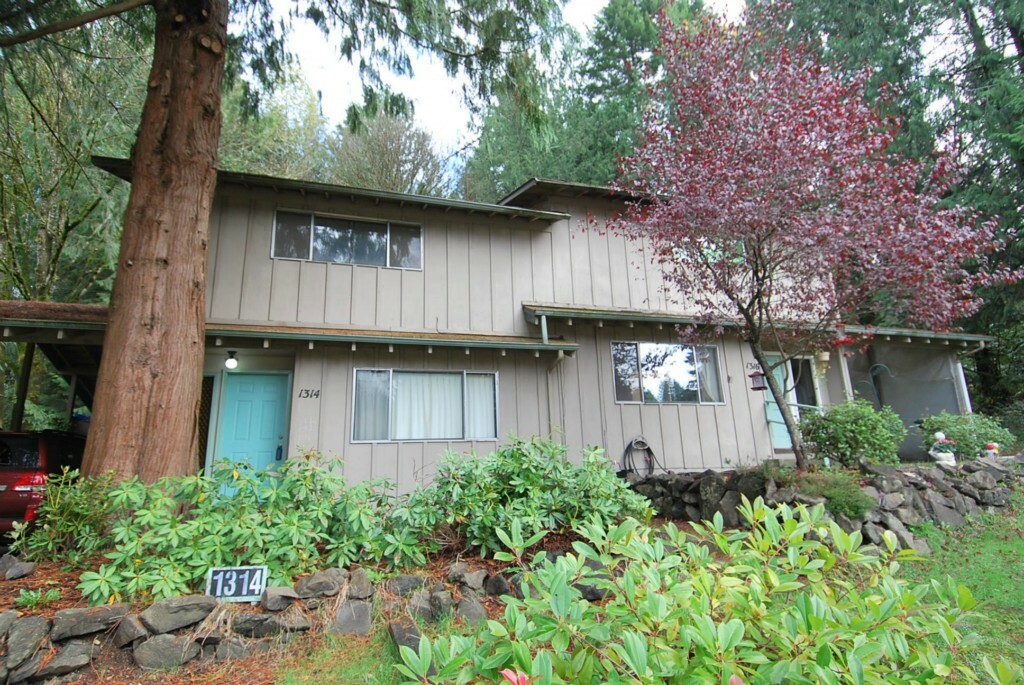 Property Photo:  1314 S 2nd St  WA 98584 