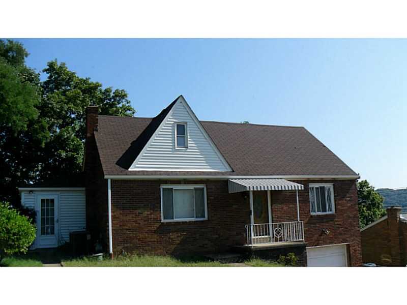 Property Photo: 2614 Poinsettia Dr PA 15131