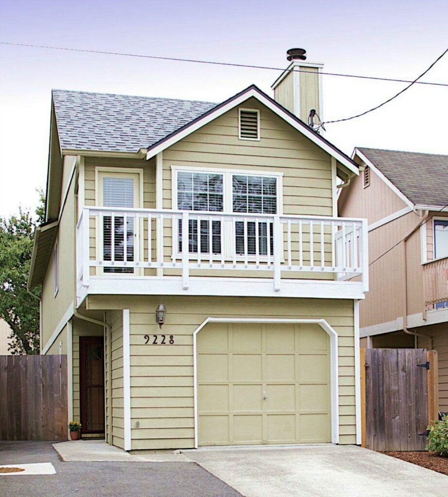 Property Photo:  9228 Woodlawn Ave N  WA 98103 