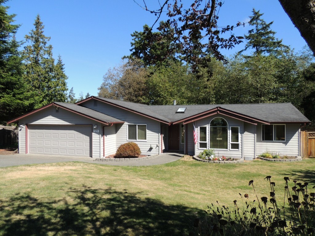 Property Photo: 525 Klamath Dr WA 98257