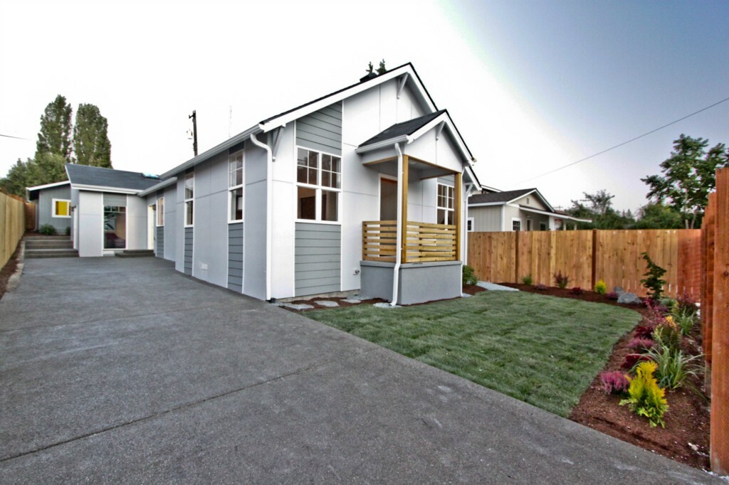 5420  26th Avenue SW  Seattle WA 98106 photo